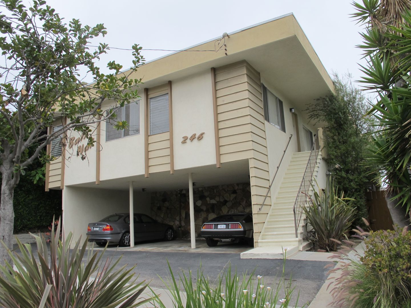 Santa Monica Apartment: 246 Bicknell Avenue