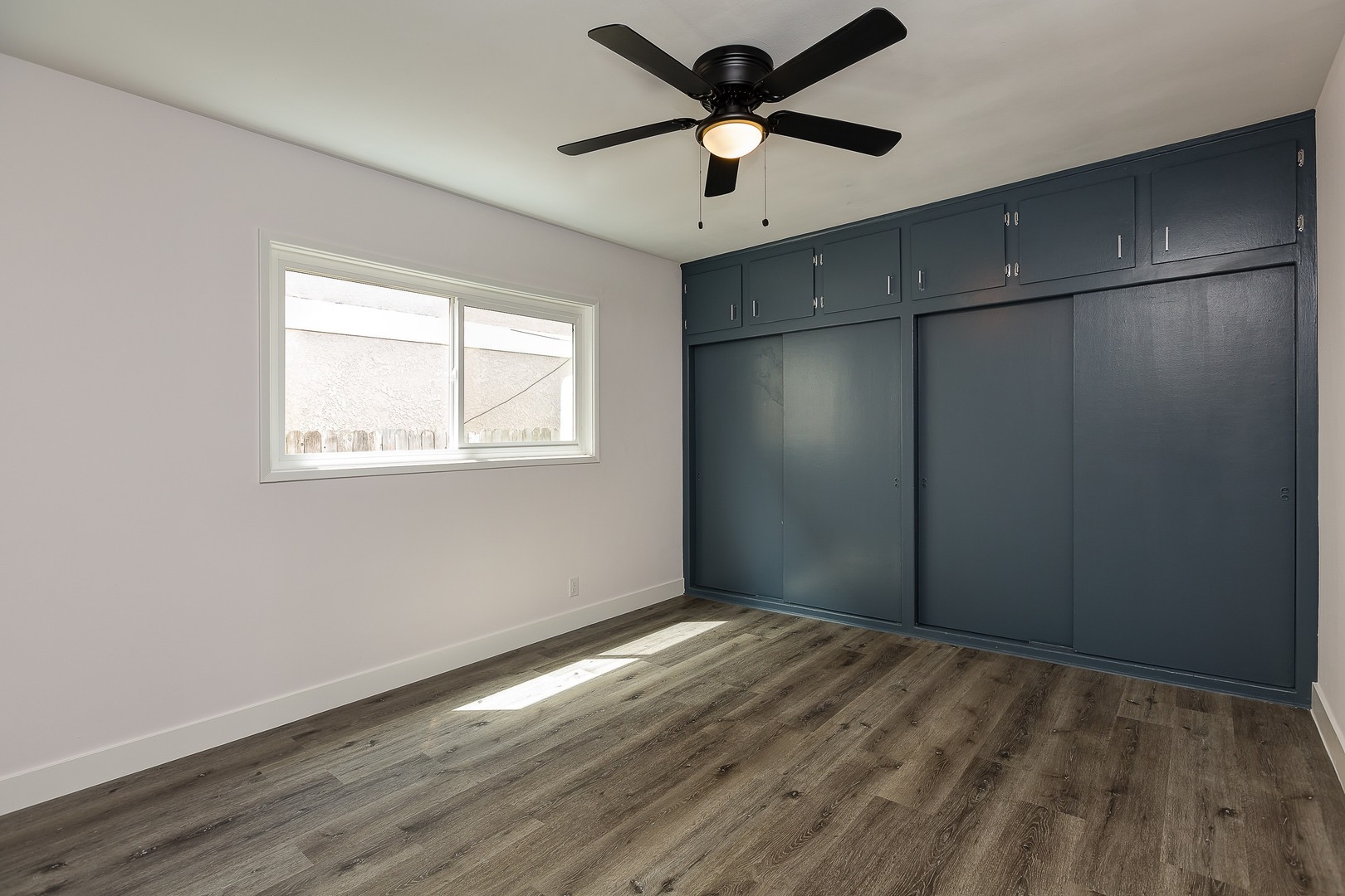 Long Beach Apartment: 1845-1851 Pine Ave.