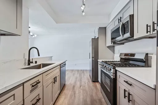 CLICK HERE >>MODERN STYLE 2 BD Apartment- 1 MONTH FREE!! WOW!! in Long Beach | Pool | Pet Friendly | Onsite Laundry | – photo 1