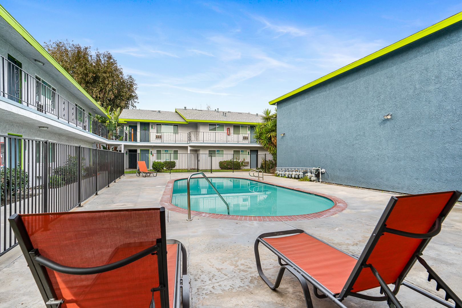 Long Beach Apartment: 5565 Ackerfield Ave.