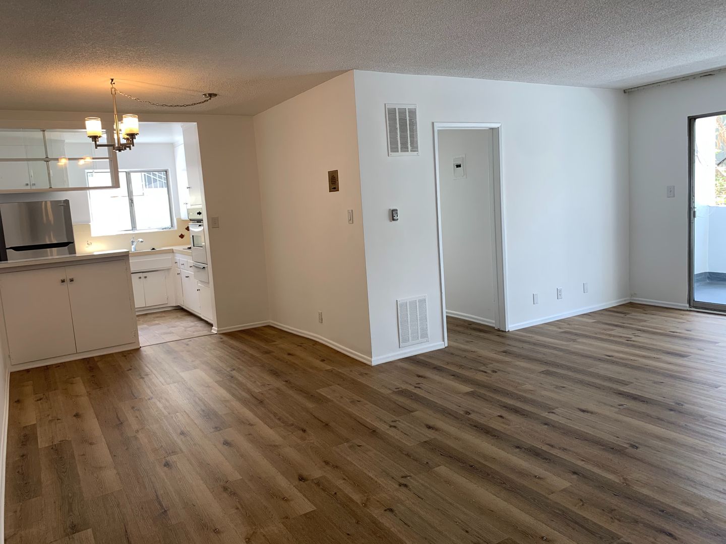 Santa Monica Apartment: 906 9th St