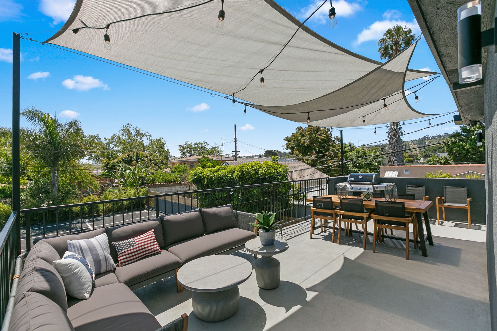 Los Angeles Apartment: 2918-2922 Hauser Blvd