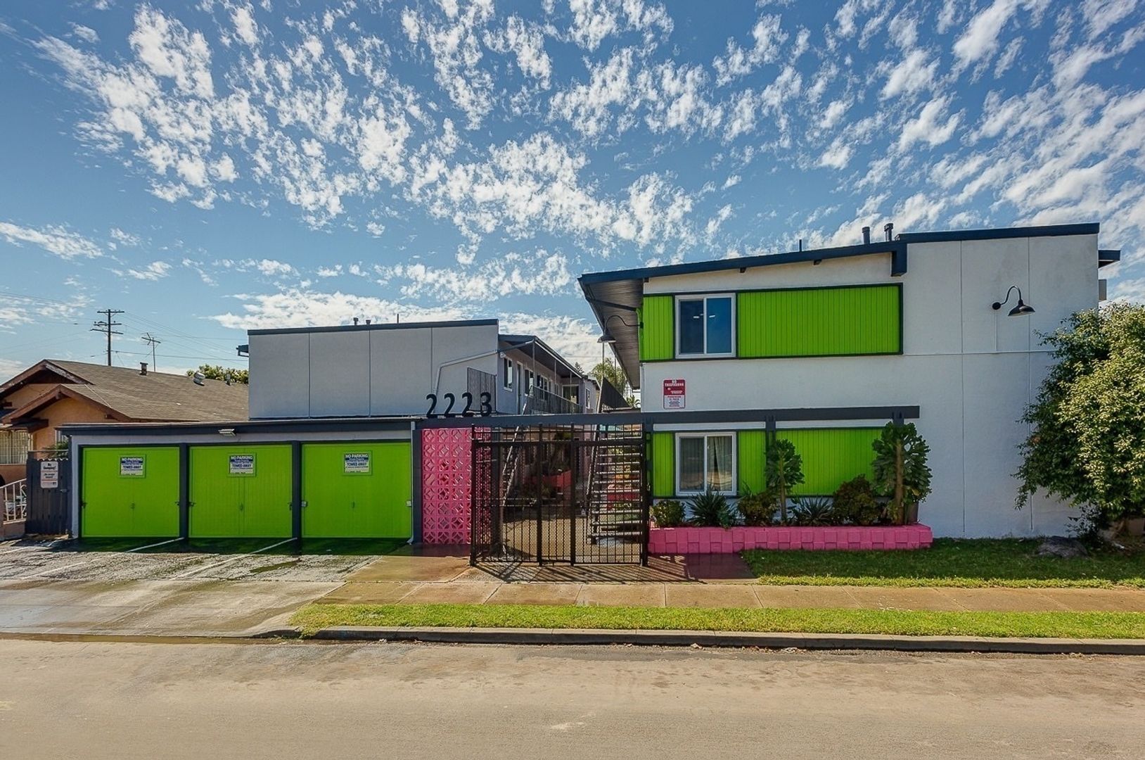 Long Beach Apartment: 2223 Myrtle Ave.