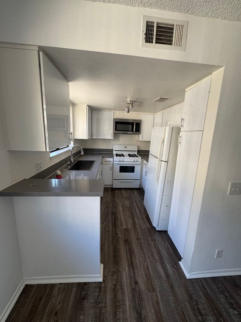 Los Angeles Apartment: 8319 S. Broadway Ave.