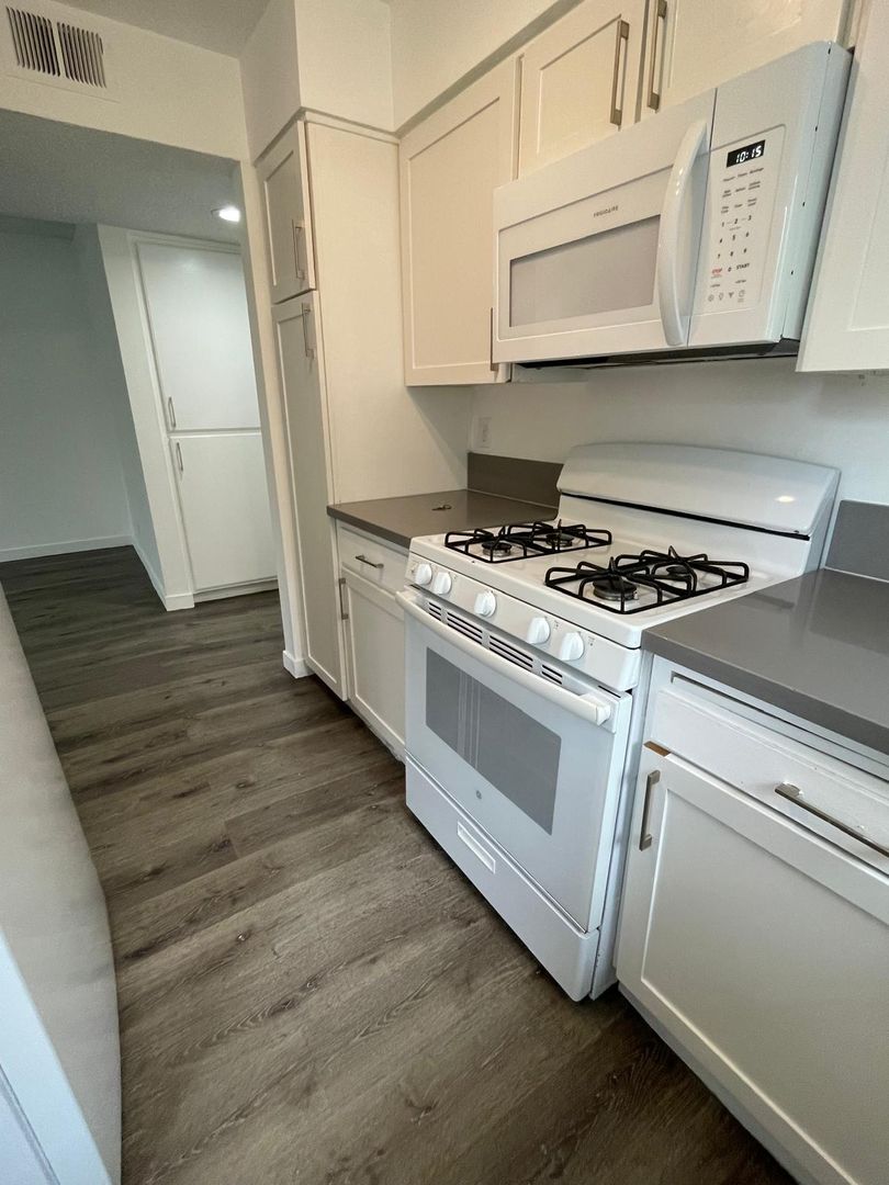 Los Angeles Apartment: 8319 S. Broadway Ave.