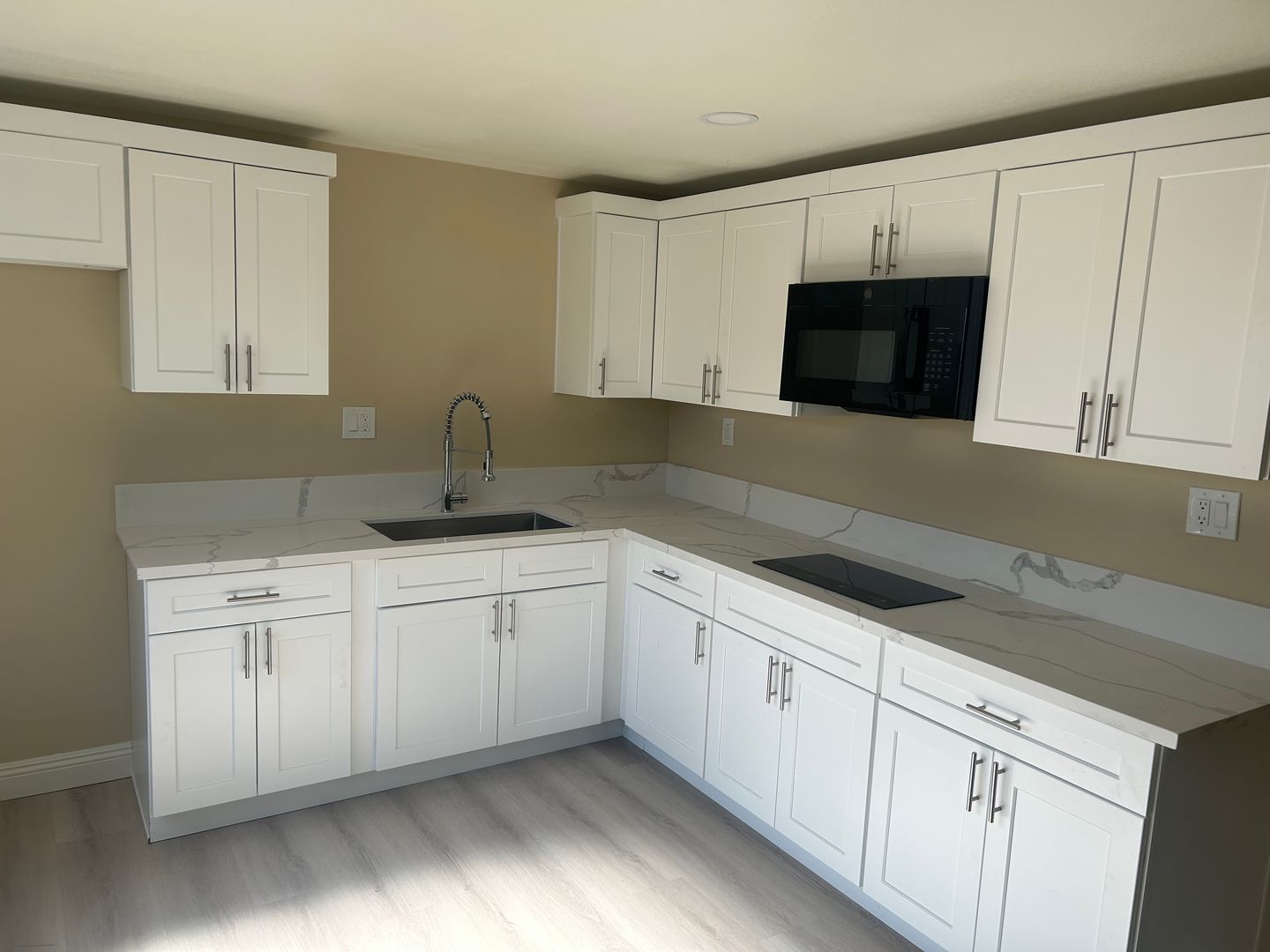 Cedar Glen Apartment: 29180 N. Lyons Dr.