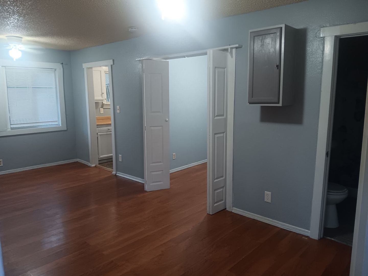 Cedar Glen Apartment: 29180 N. Lyons Dr.