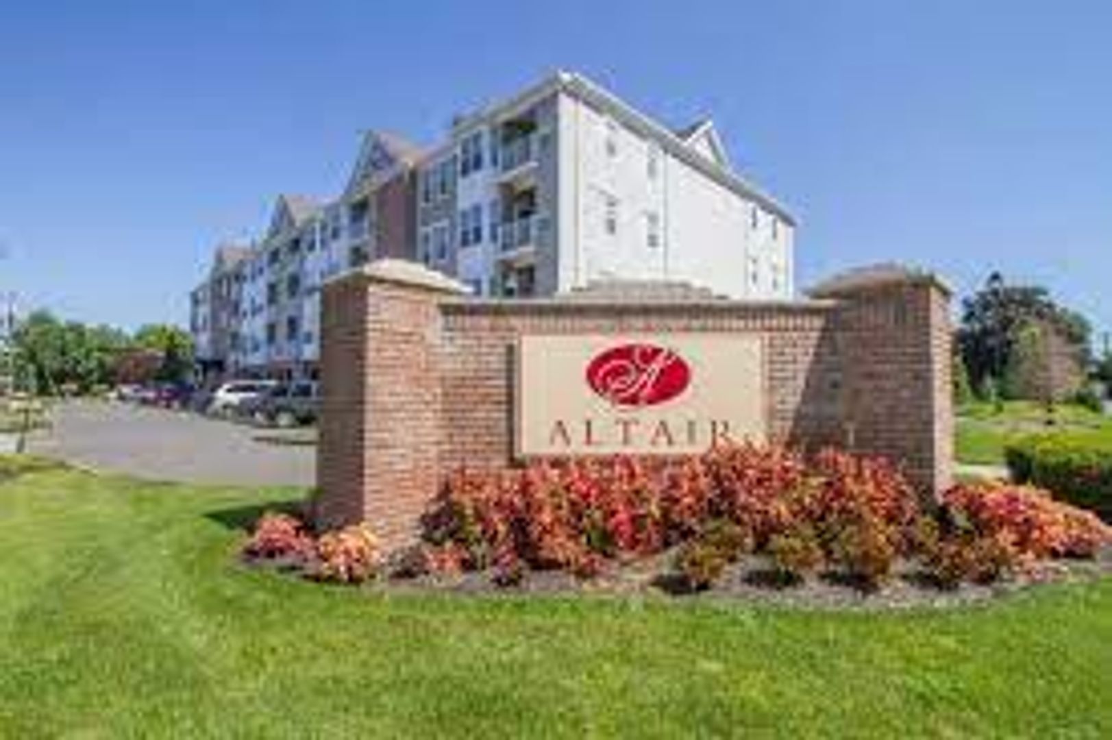 Elmwood Park Condo: 132 Cory Lane