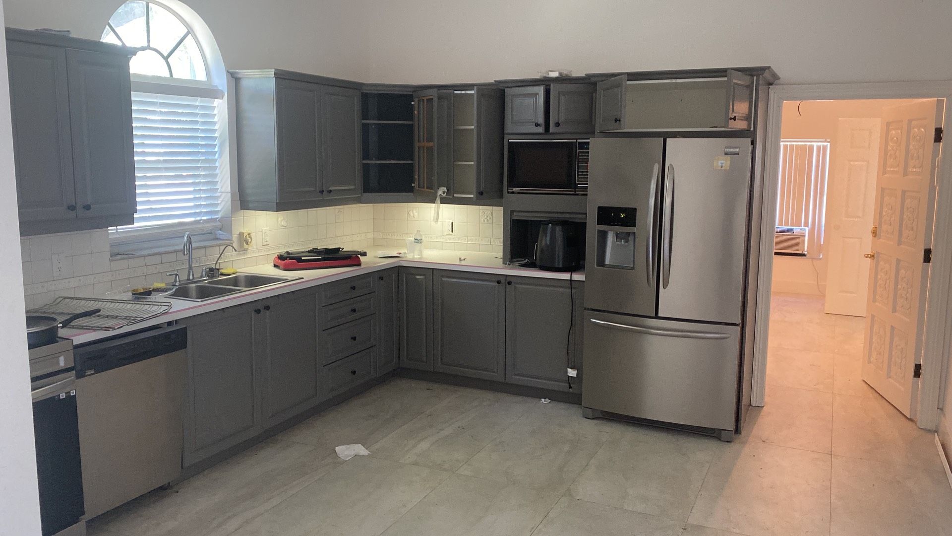 Hallandale Beach Apartment: 800 NE 2nd Court