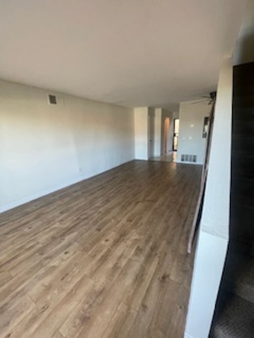 San Diego House: 7940 University Ave