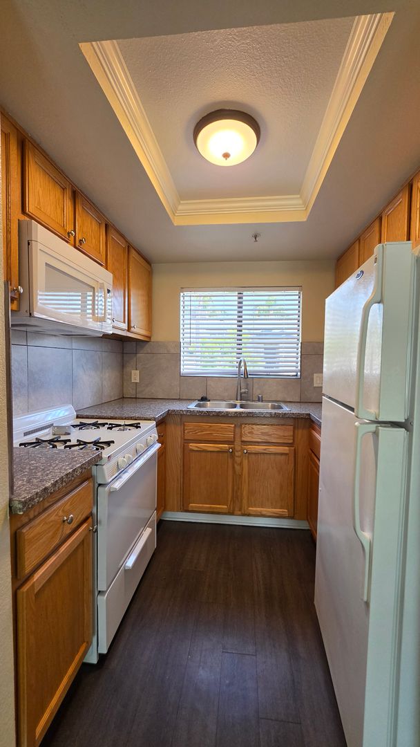 Bloomington Apartment: 18181 Valley Blvd