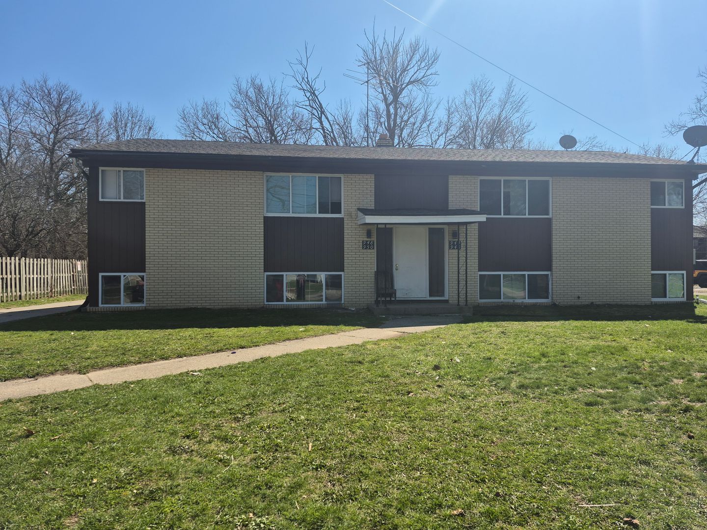 Grand Rapids Apartment: 944-950 33rd St SE