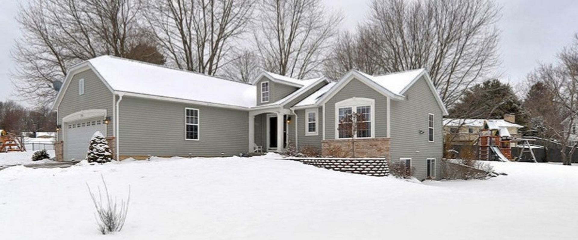 Rockford House: 79 Rogue River View