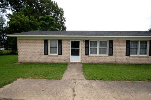 528 E Main St Apt 3 Mount Olive, NC 28365