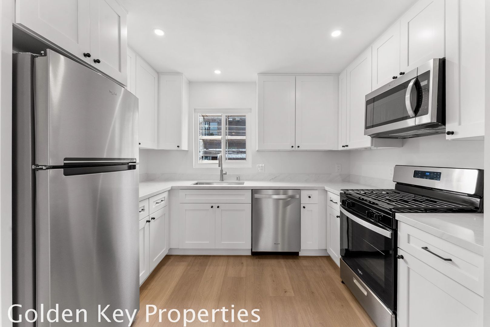 Oceanside Apartment: 1931 S. Tremont St. #B