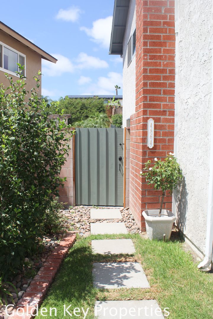Carlsbad House: 4864  Alondra Way