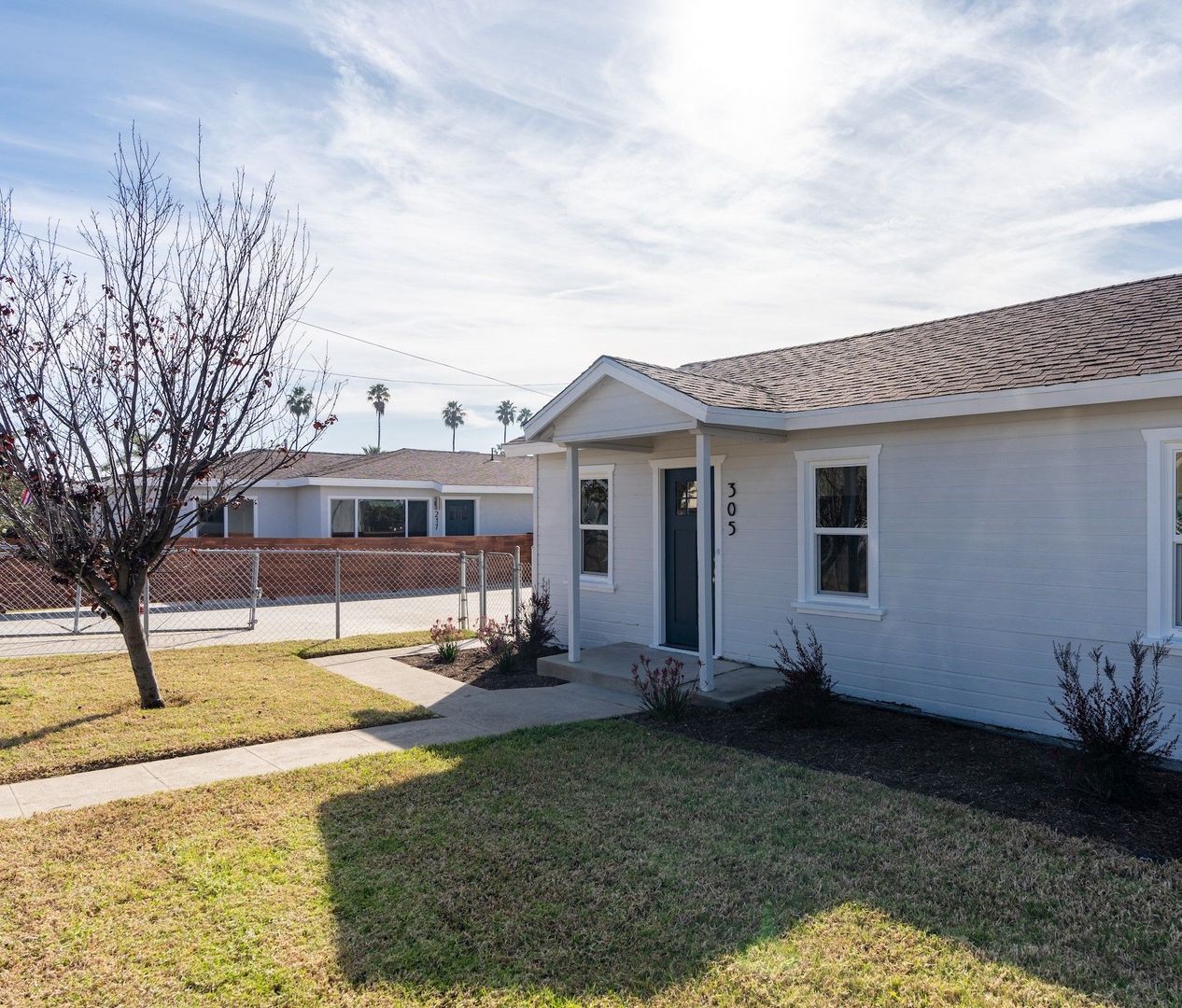 Oceanside Apartment: 305 Holly St.