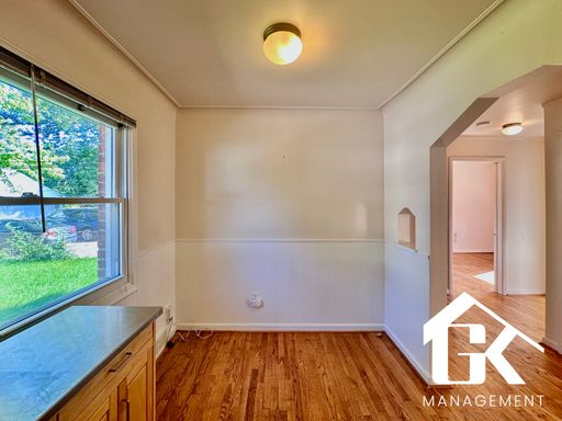 Listing photo thumbnail