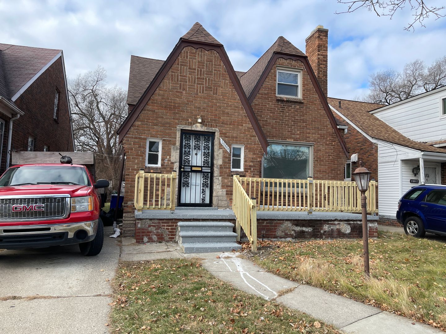 Detroit Apartment: 18461 Washburn Ave