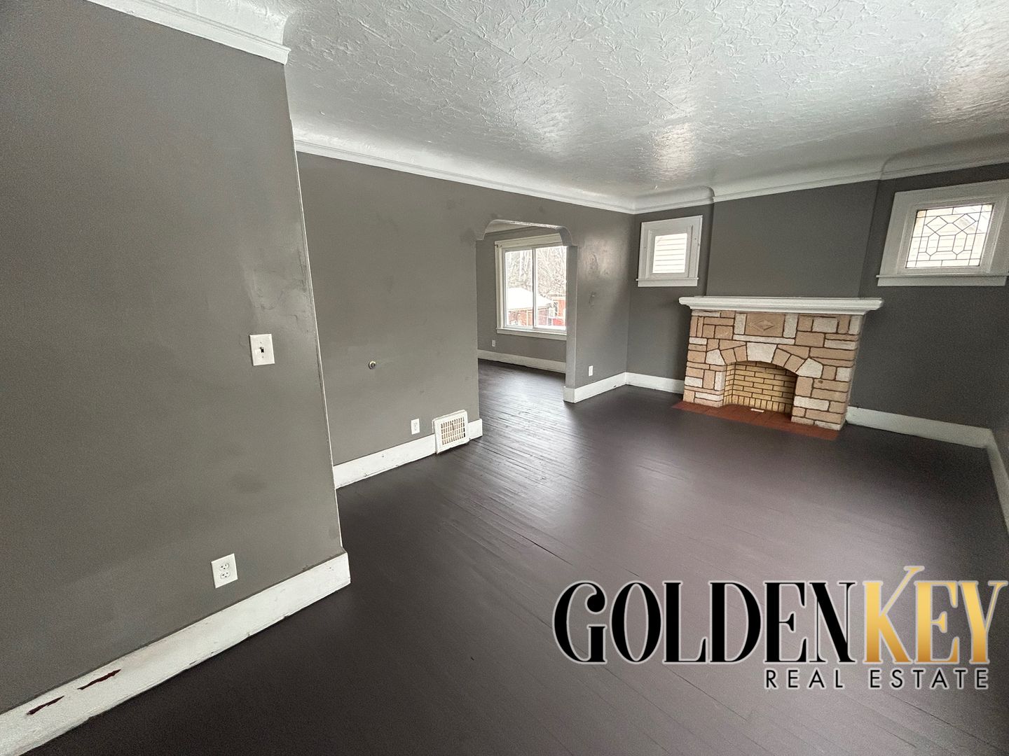 Detroit Apartment: 6885 Mettetal