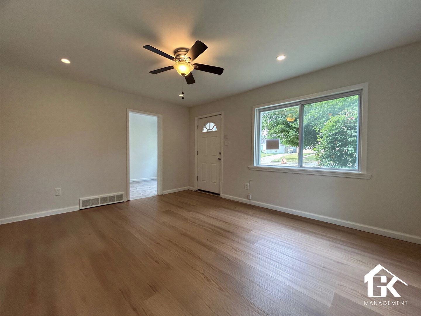 Detroit House: 17310 Fenton