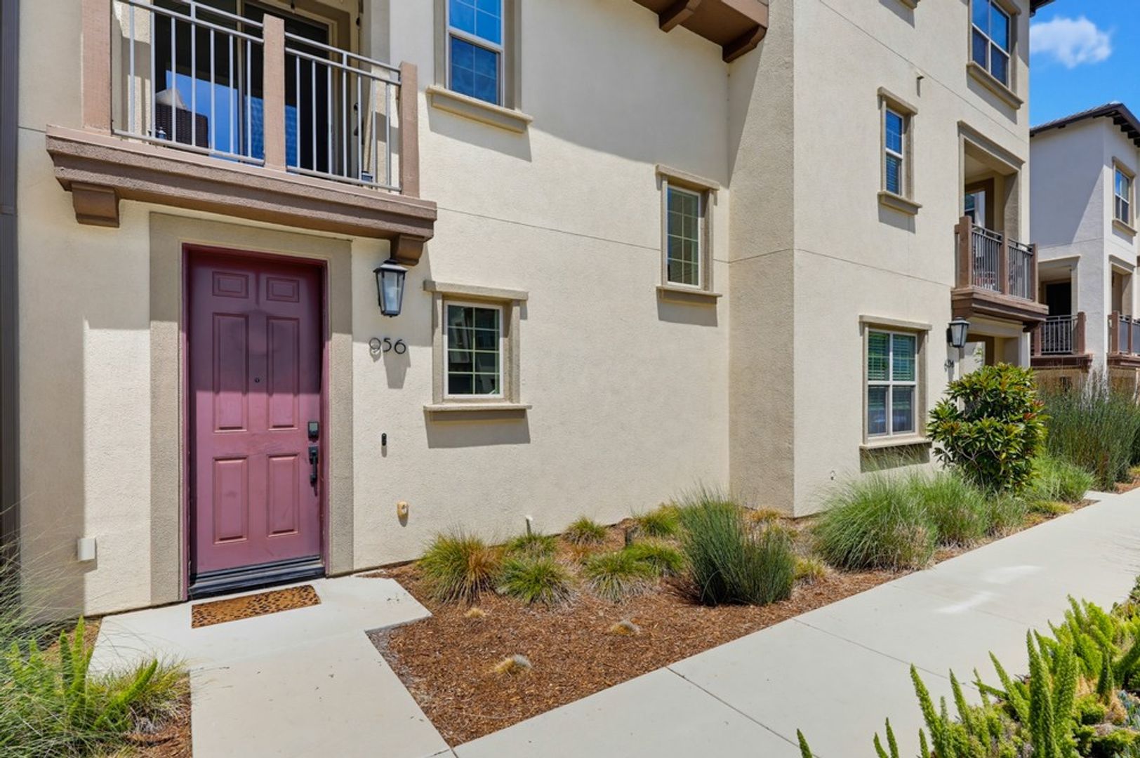 956 Blackstone Drive 6 of 12