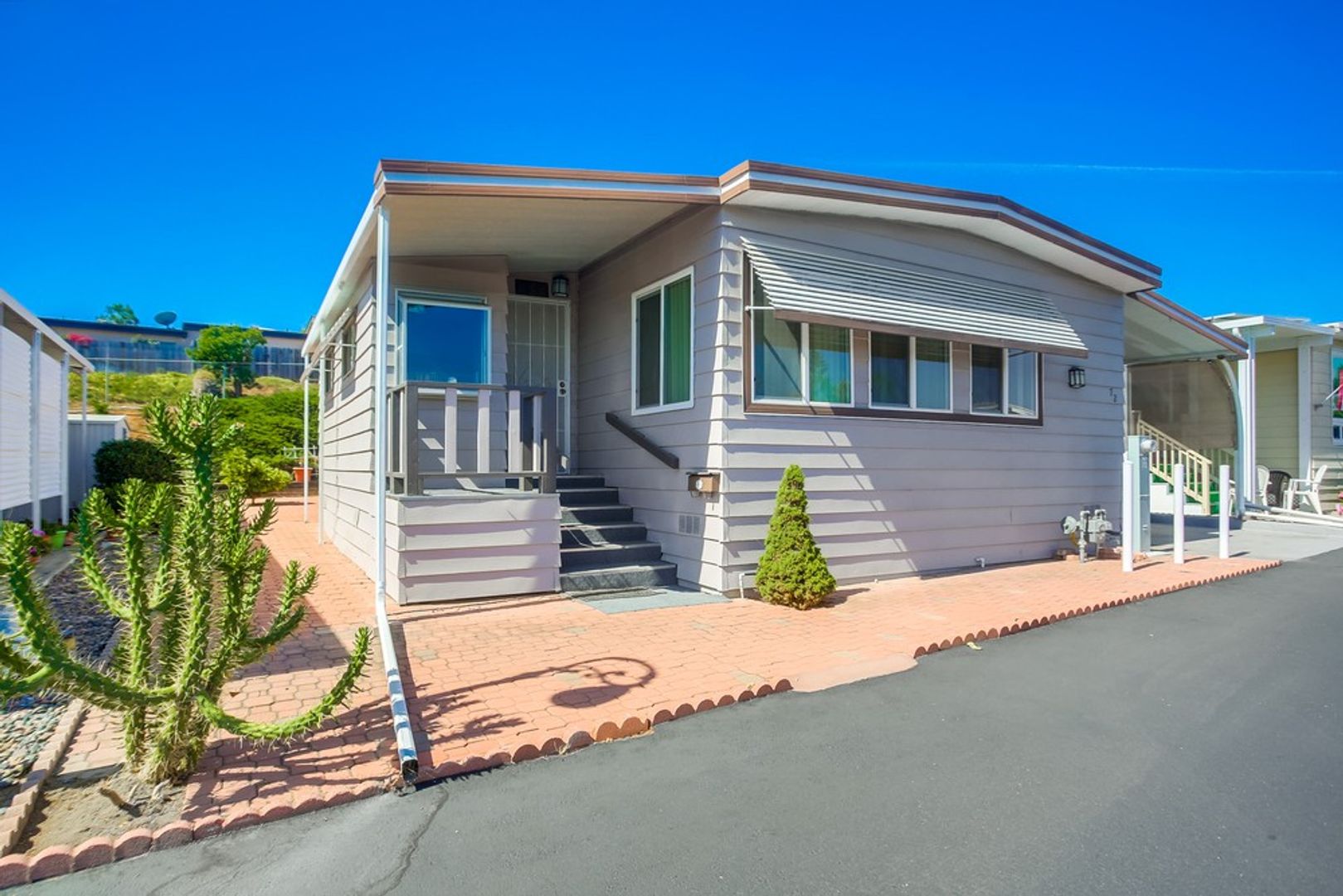 Vista House: 1501 Anza Ave