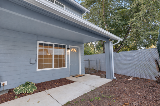 2 Bed, 1.5 Bath Duplex in Coeur d'Alene – Available Now! – photo 1