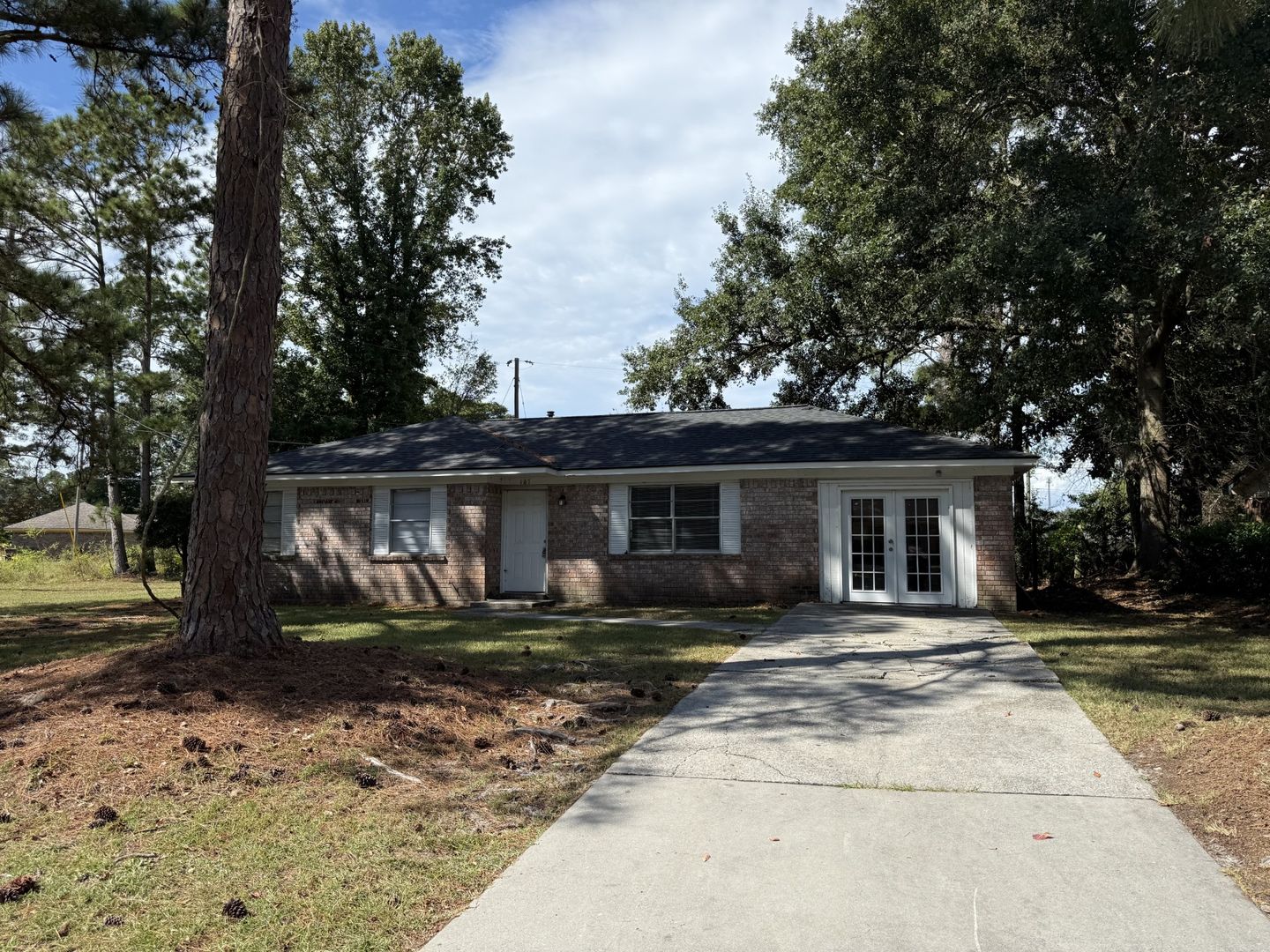 Savannah House: 107 South Robinhood Drive