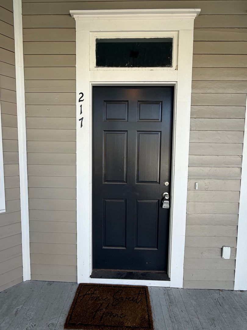 Savannah House: 217 West 36th St.