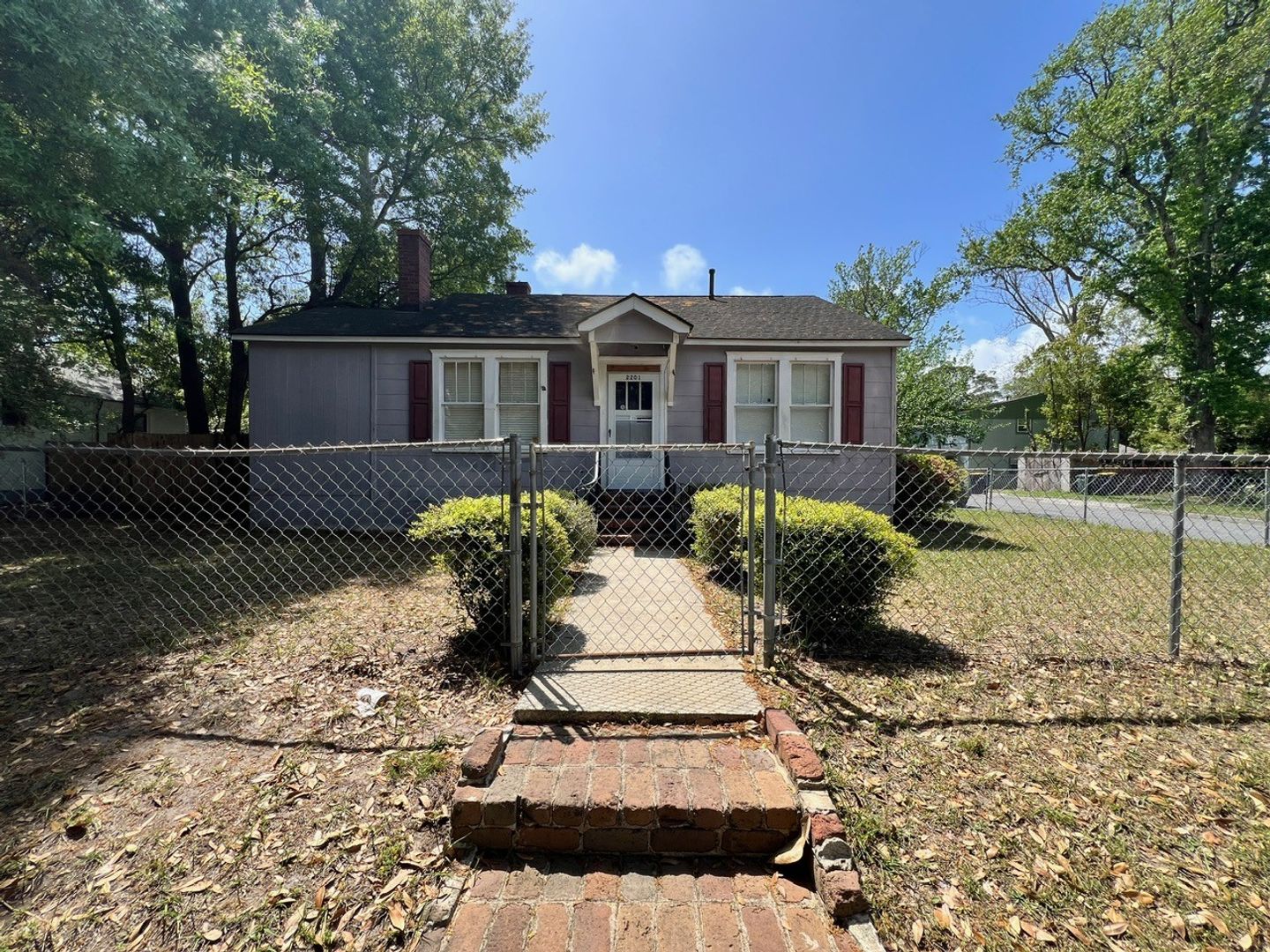 Savannah House: 2201 Mississippi Avenue