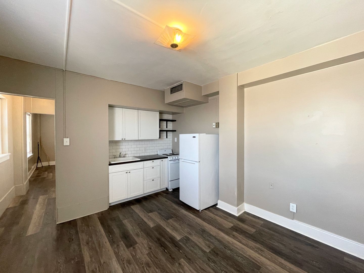 14 E 2nd Ave 416, Hutchinson, KS 67501