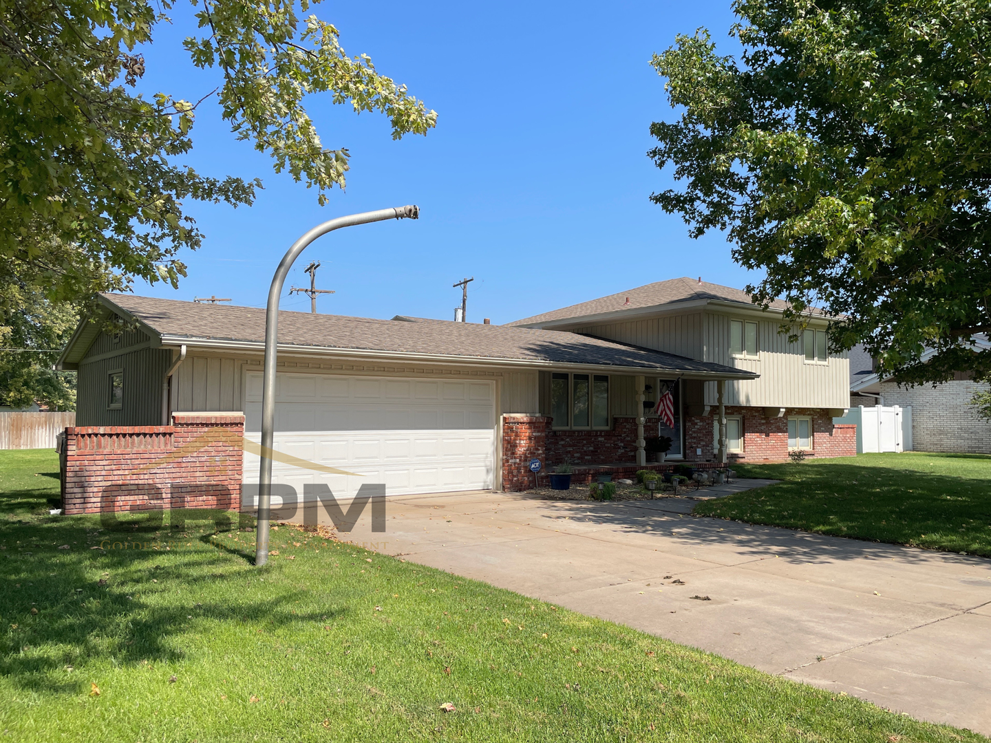 Hutchinson House: 810 W 25th