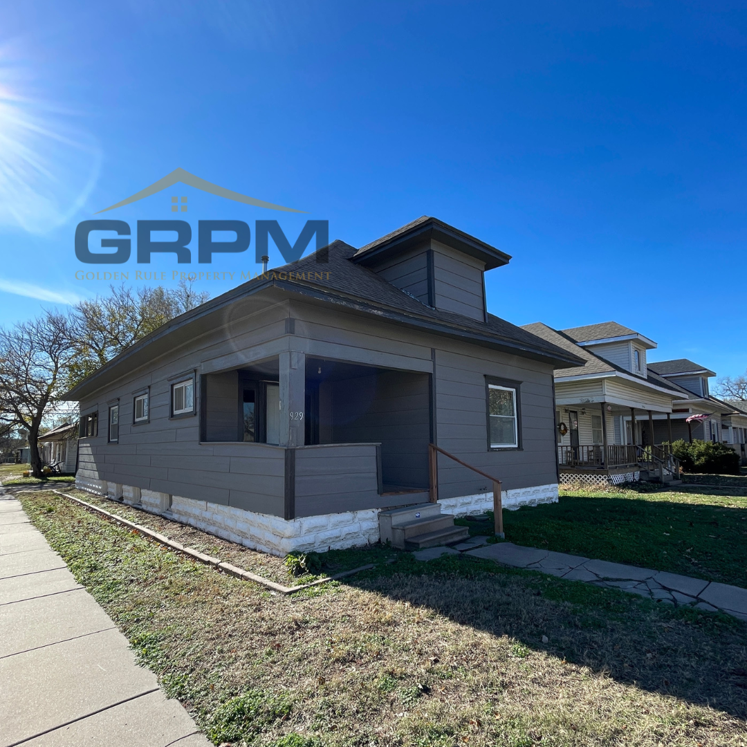 Hutchinson House: 929 E Sherman St