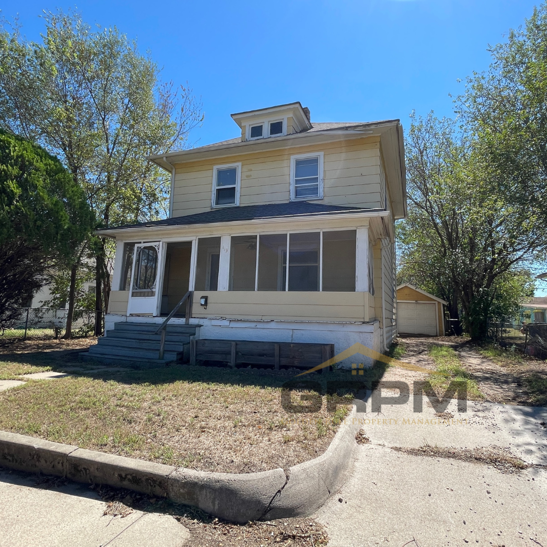 Hutchinson House: 119 W 13th