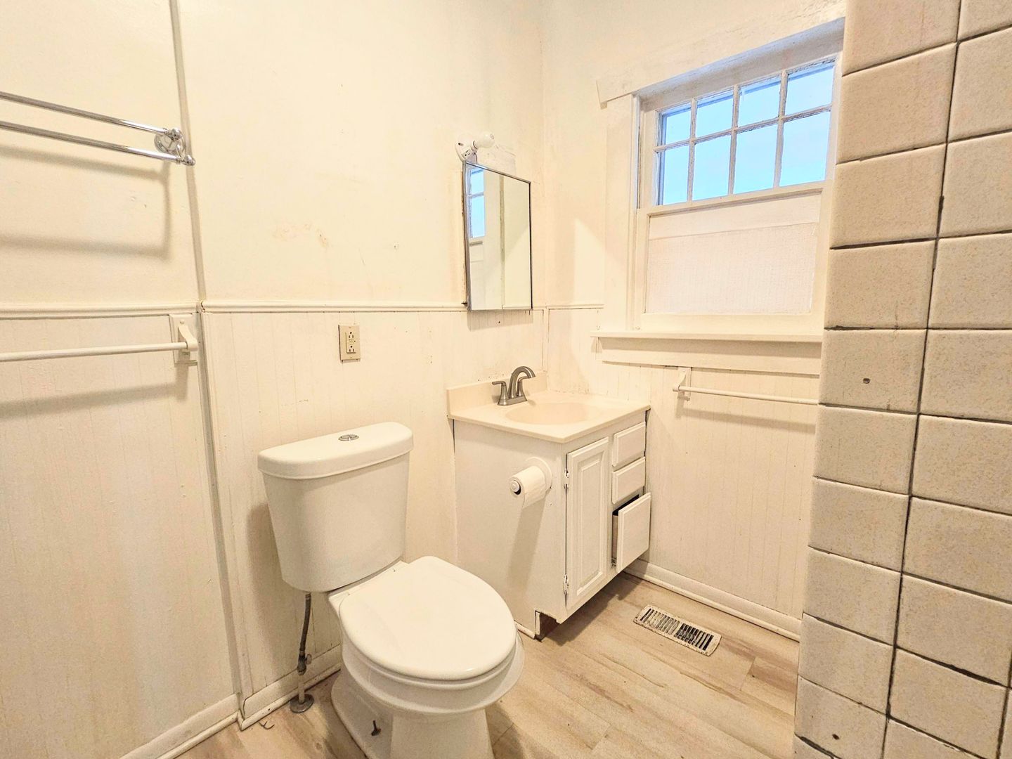 830 E Sherman, Hutchinson, KS 67501