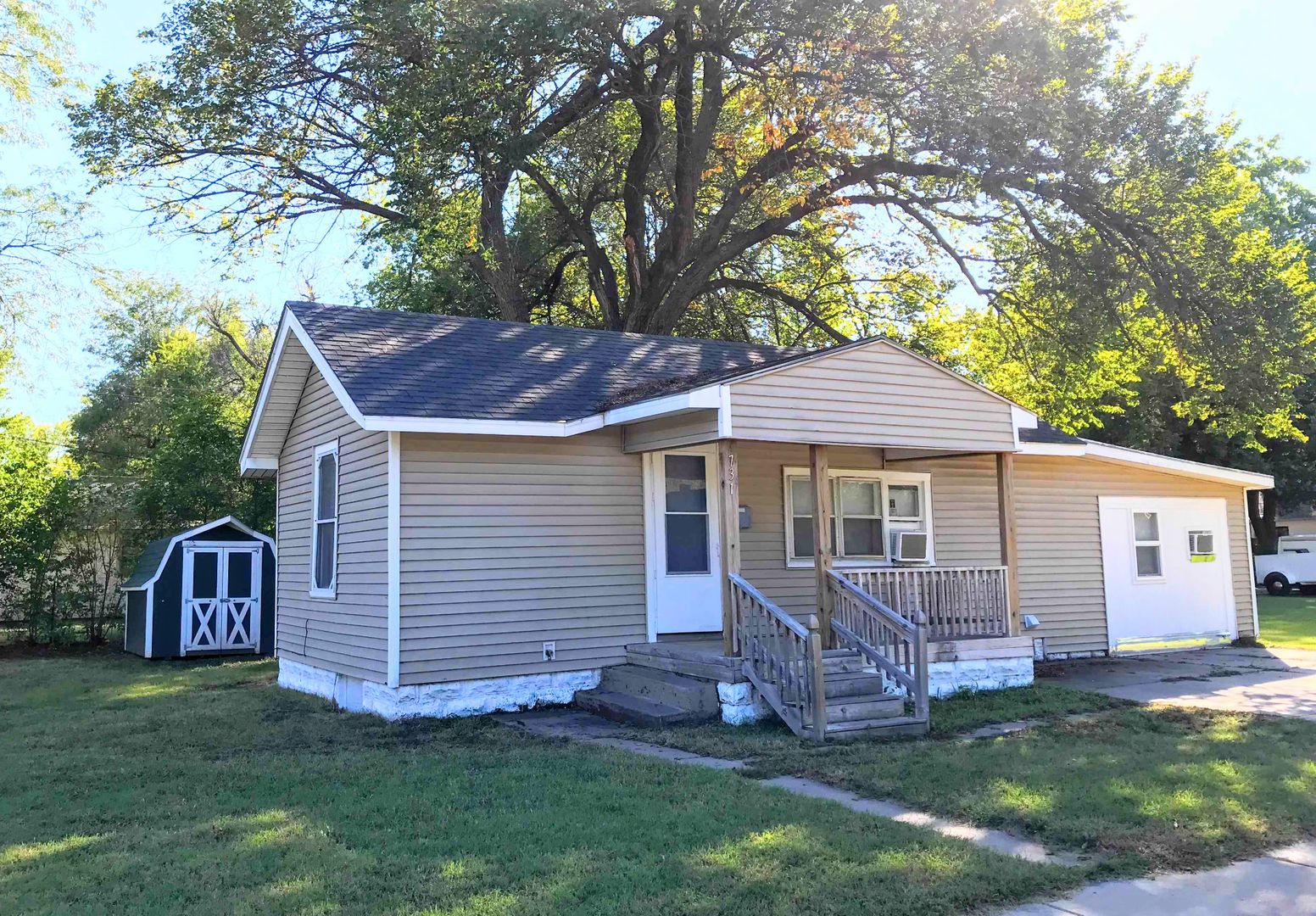 Hutchinson House: 731 E 10th Ave