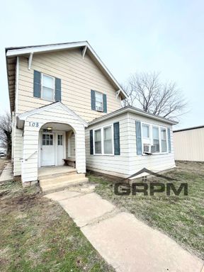 2 Bedroom Ground Level Apartment – photo 1