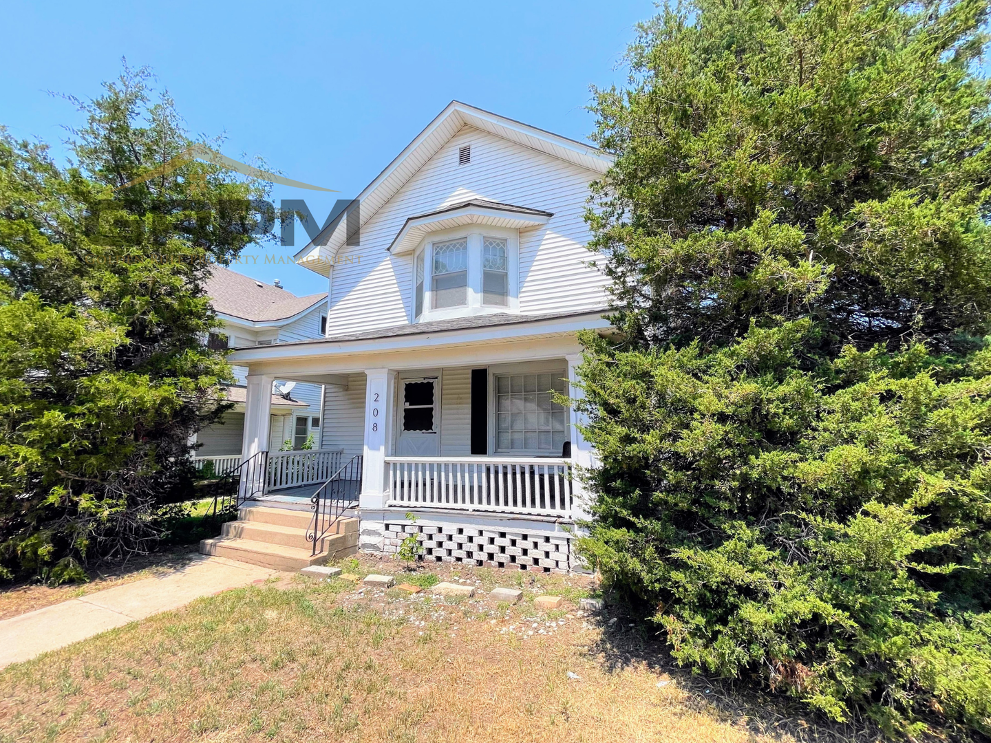 Hutchinson House: 208 W 10th