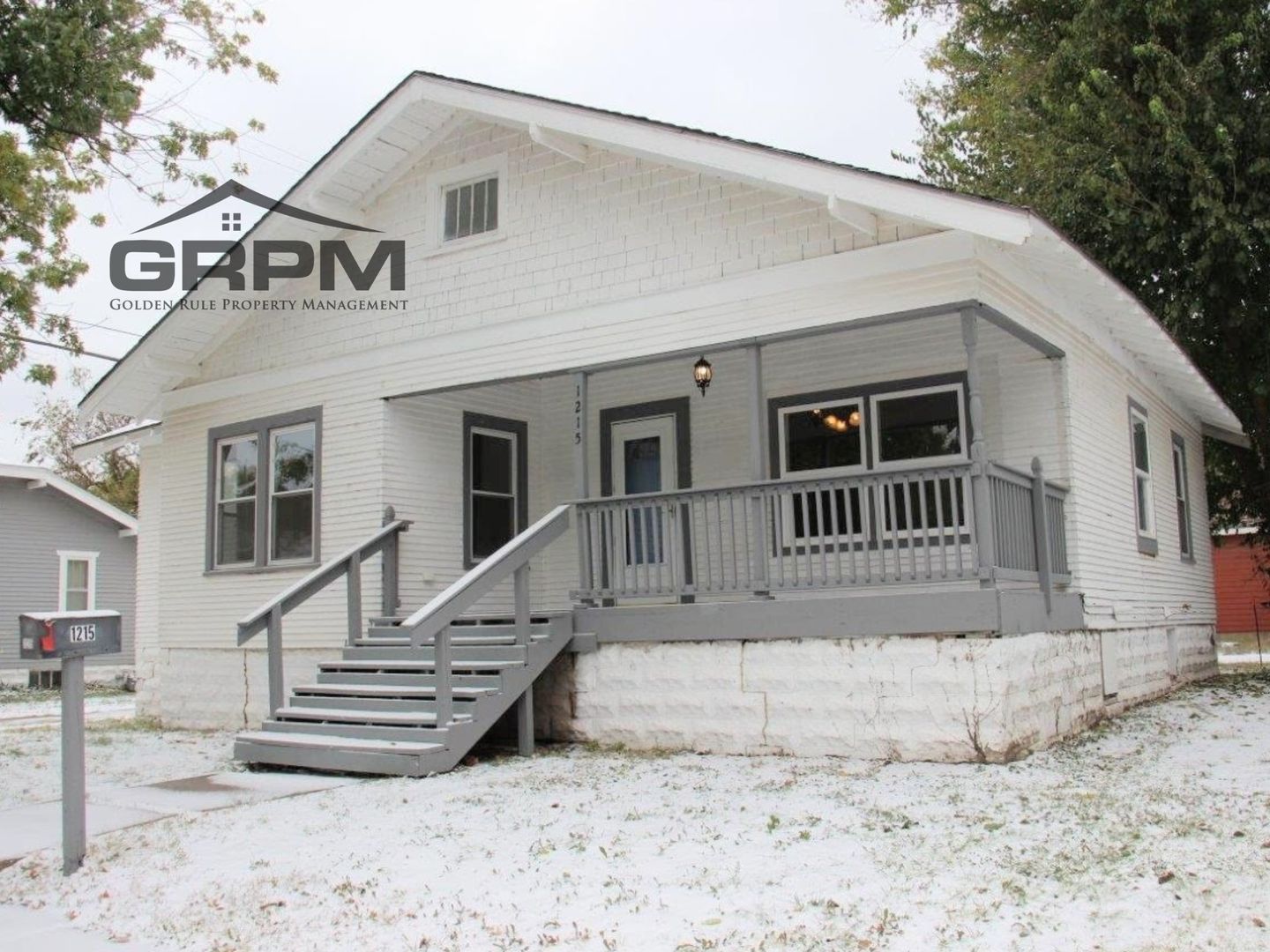 Hutchinson House: 1215 N Maple St.