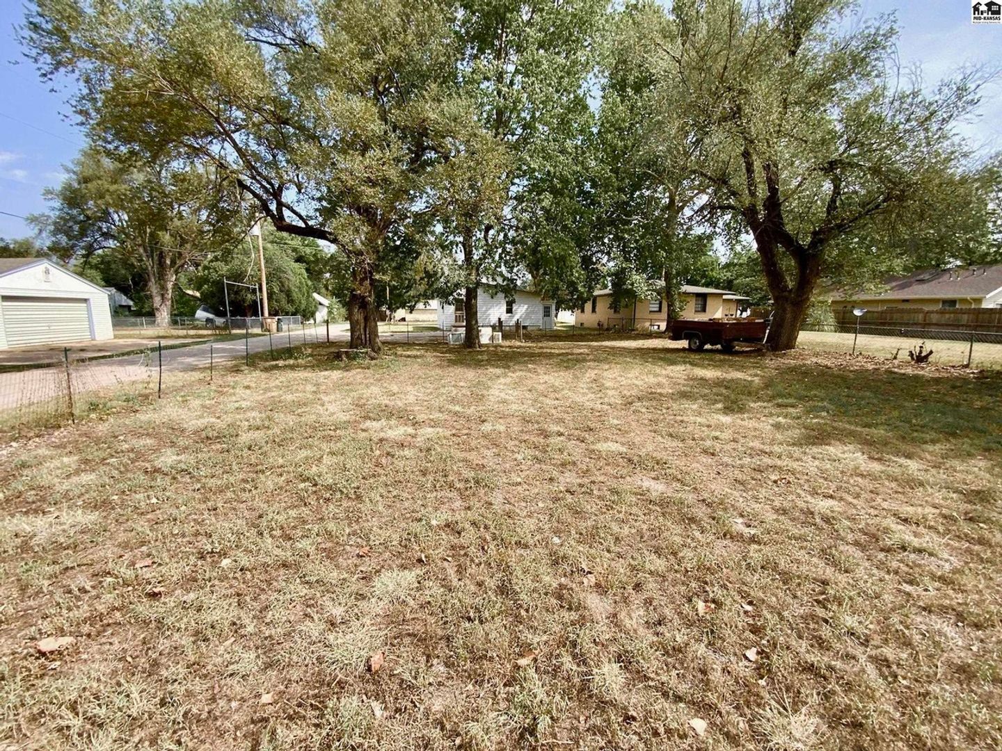 715 W 16th, Hutchinson, KS 67501