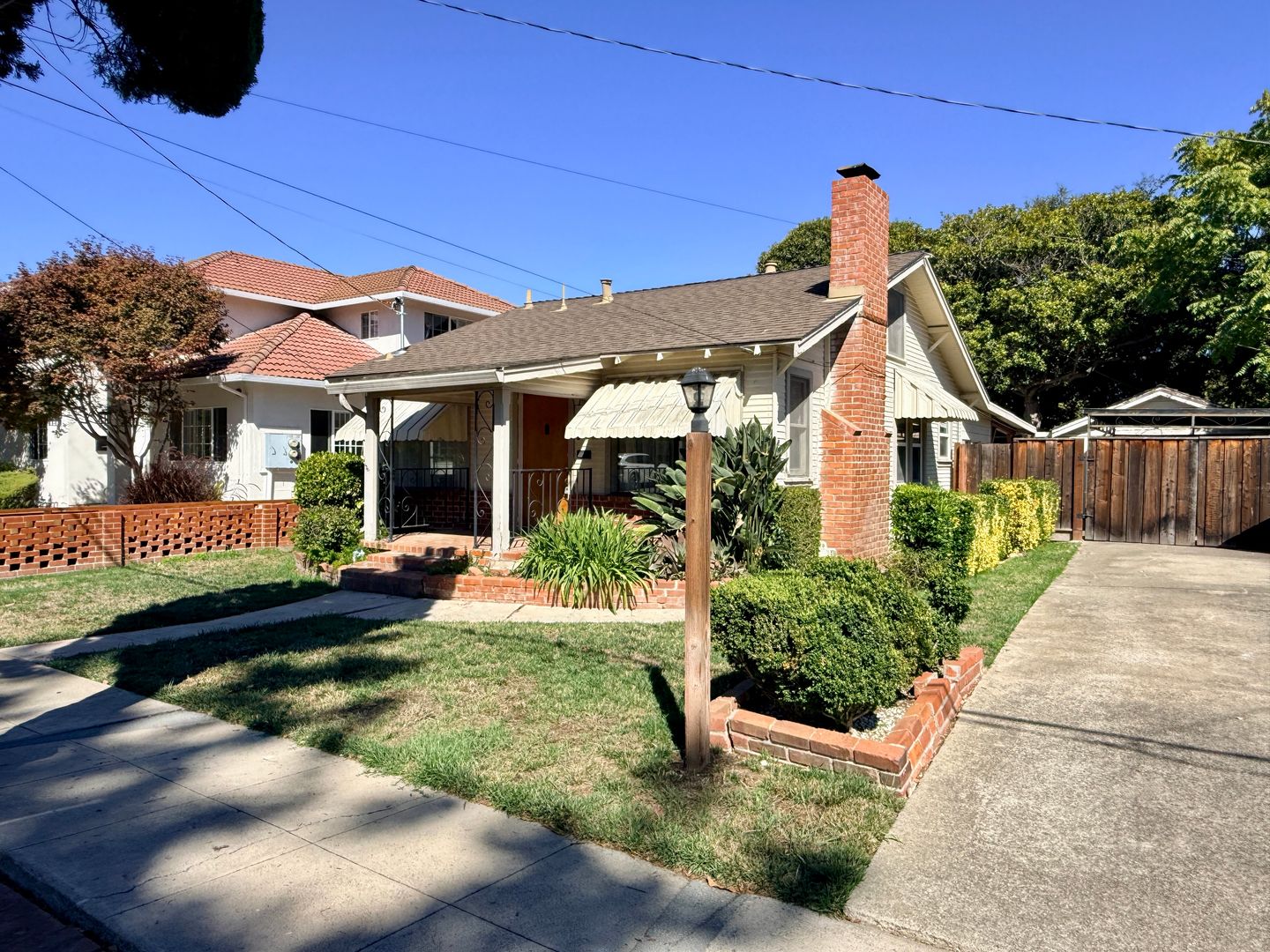 Sunnyvale House: 330 Waverly Street
