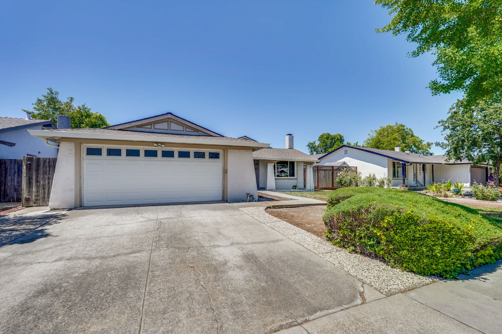 San Jose House: 6063 Pineland Avenue
