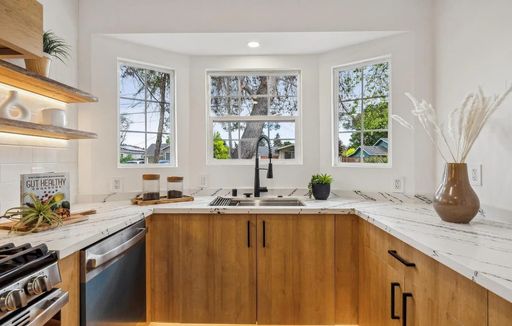2335 Ralmar Avenue, East Palo Alto, CA 94303