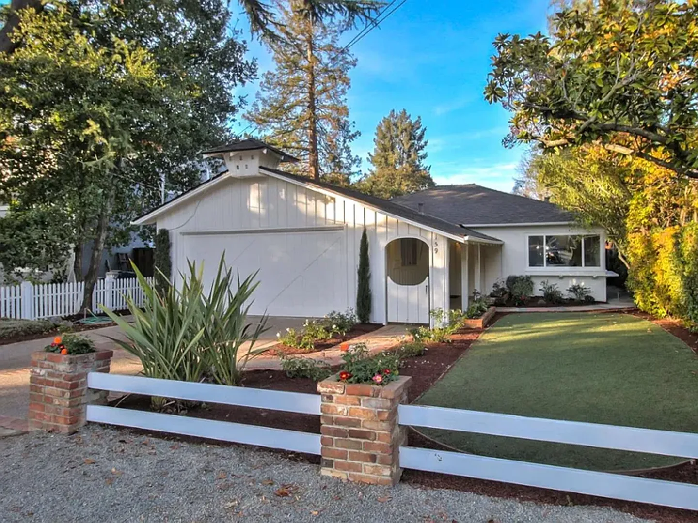 Los Altos House: 159 W. Portola Avenue