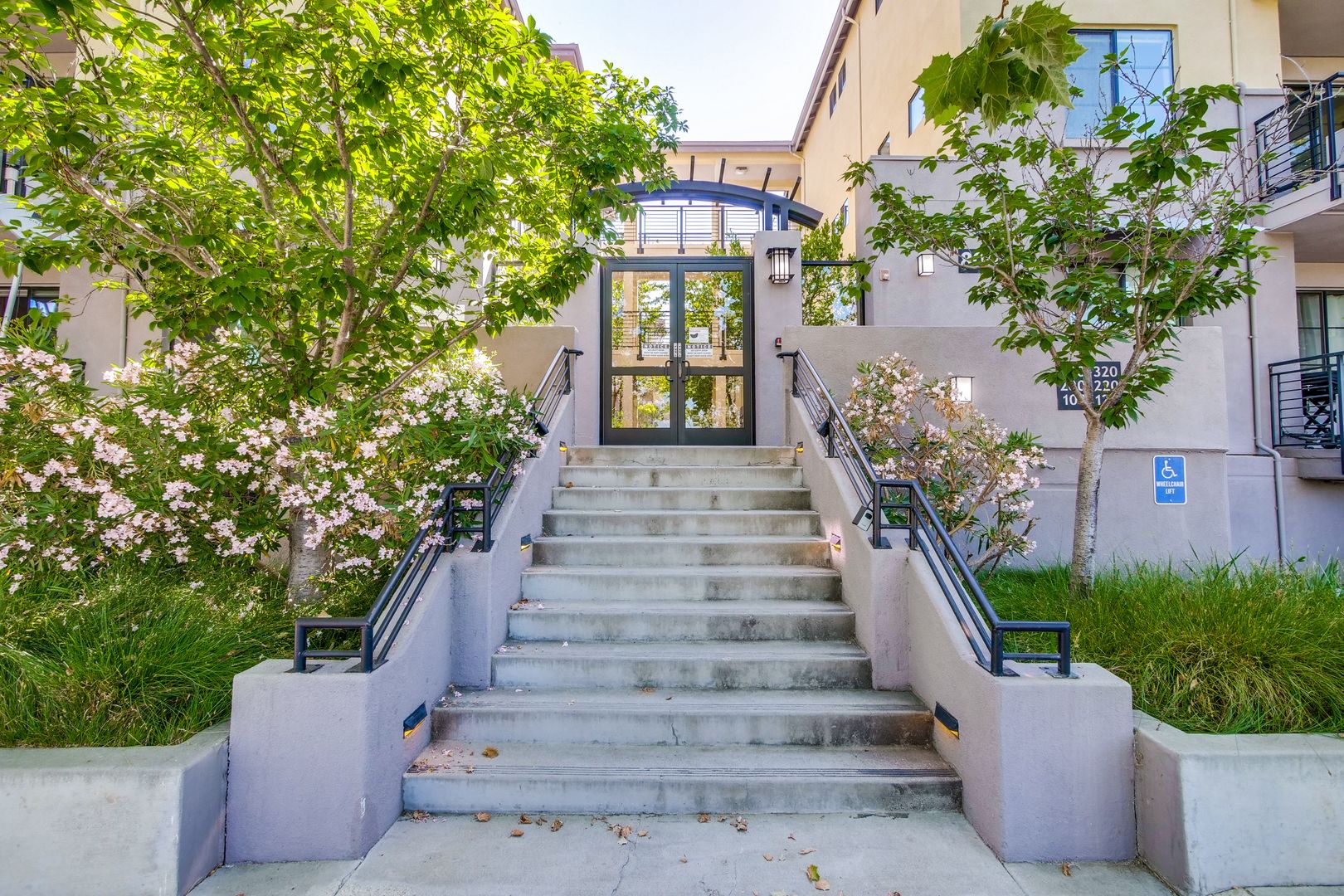 San Jose Condo: 800 N 8th Street, Unit 207