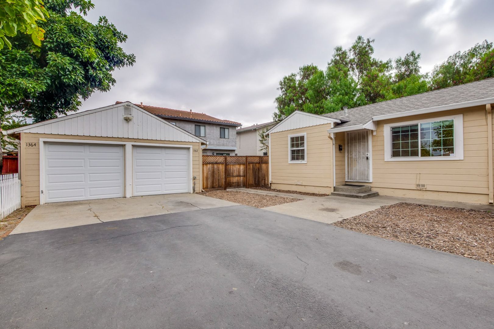 Union City Apartment: 1330, 1362, 1364 I Street