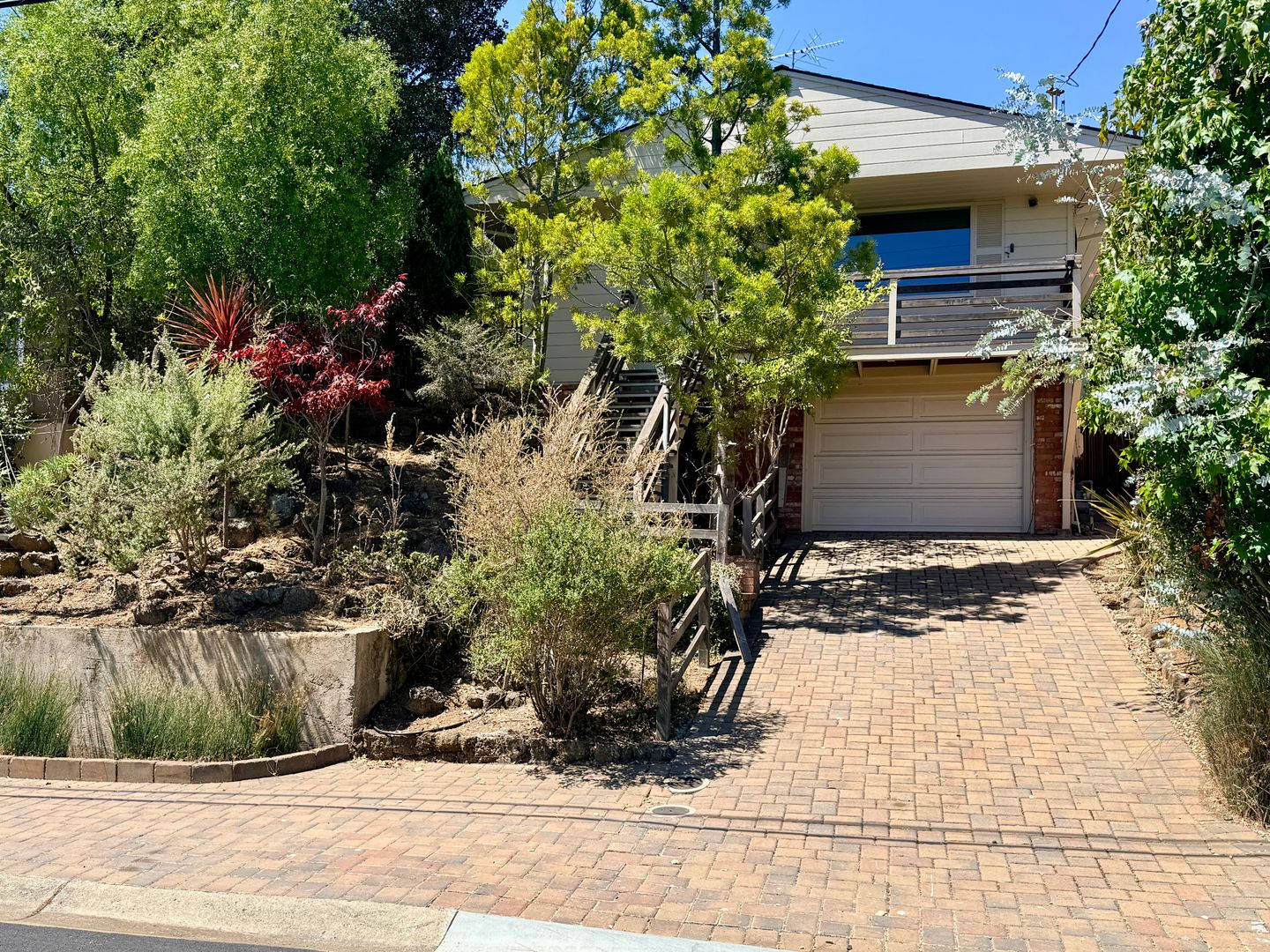 Belmont House: 2122 Lyon Avenue