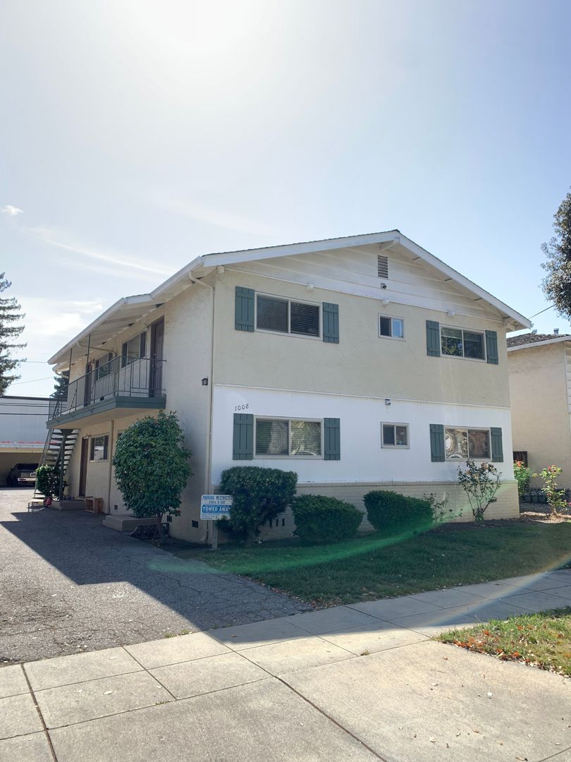 Sunnyvale Apartment: 1008 Helen Avenue