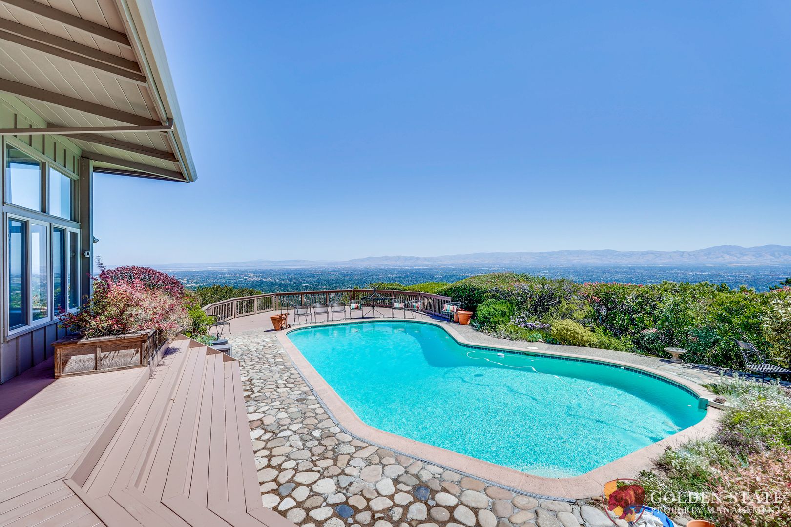 Saratoga House: 15479 Belnap Way